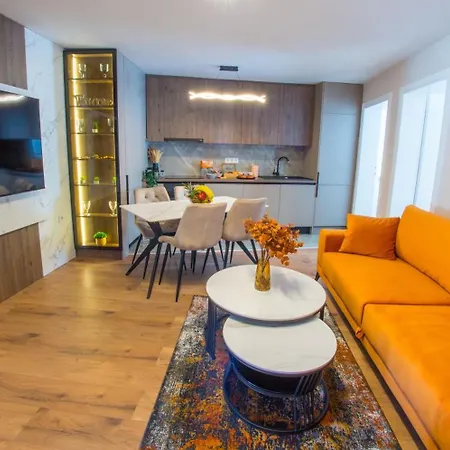Apartment Lira *