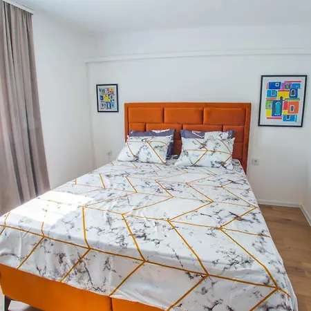 דירה Lira מוסטר