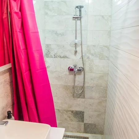 Lira Apartment *