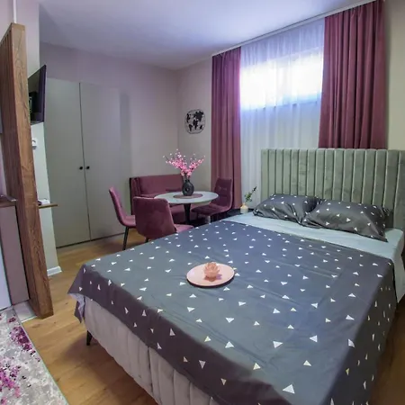 Lira Mostar