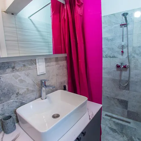 Lira דירה מוסטר